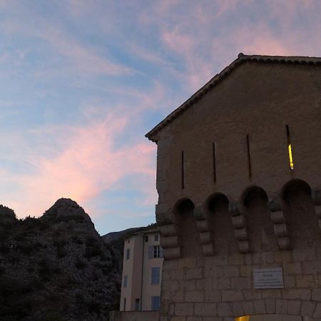 Les Gites D'Intervalles Entrevaux Exteriör bild