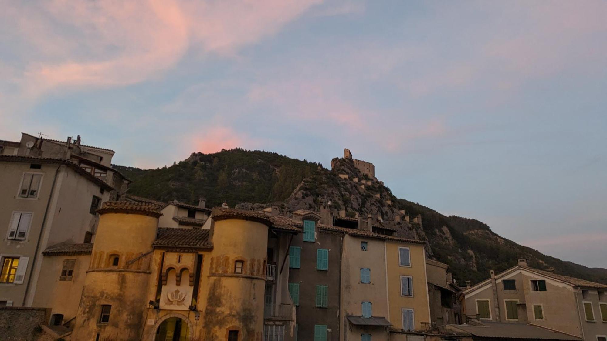 Les Gites D'Intervalles Entrevaux Exteriör bild