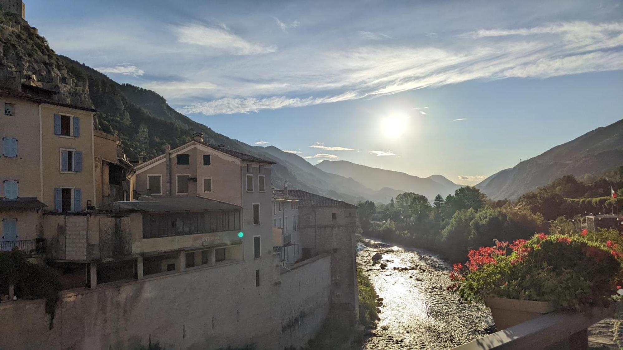 Les Gites D'Intervalles Entrevaux Exteriör bild